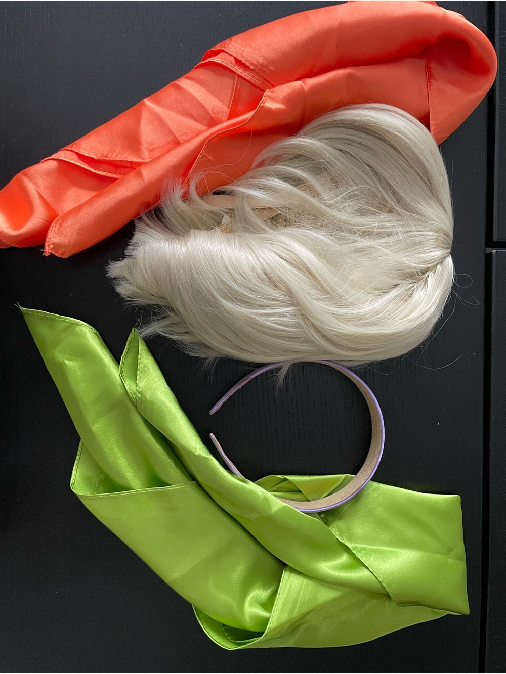 Halloween couples accessories- Fred and Daphne from Scooby-Doo